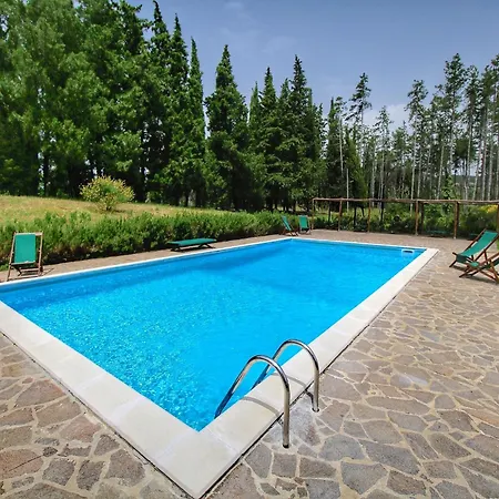 Detached With Swimming Pool, Cleaning Included